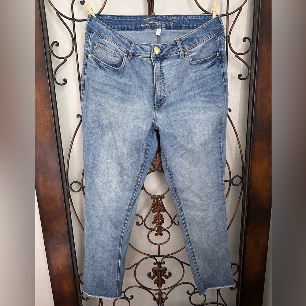 SZ16 GUC Seven7 Jeans. Juniors. Womans.